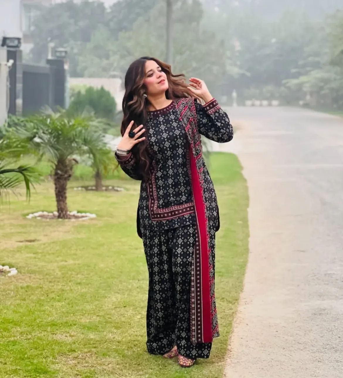 Digital Printed 3pcs (Farshi Shalwar)  اجراک سخن